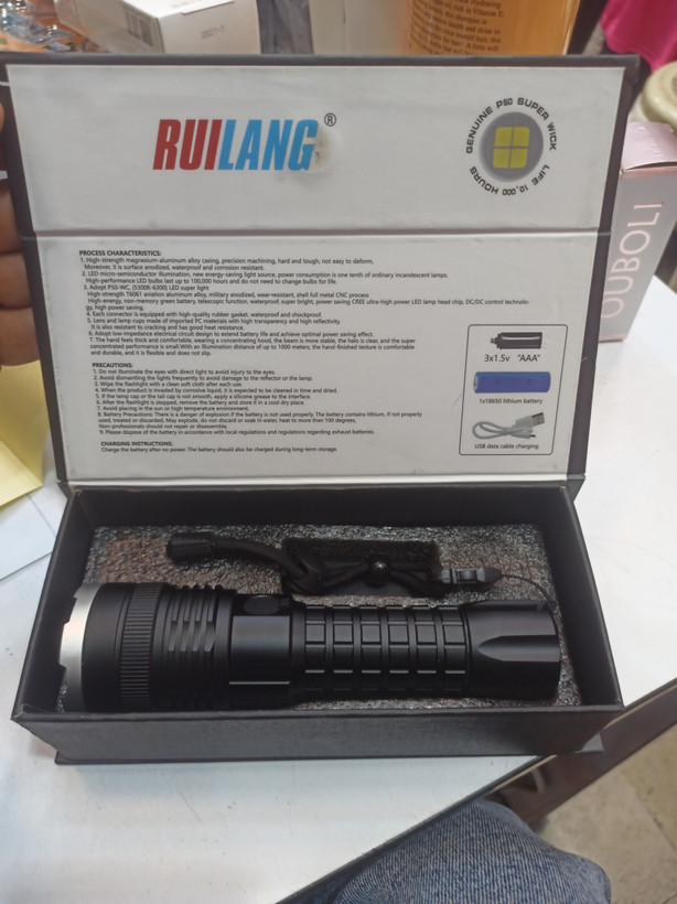 چراغ قوه زوم دار Ruilang P90